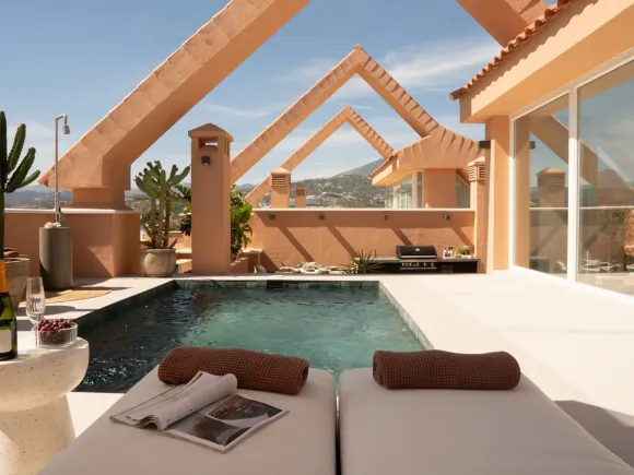 Magna 146 - Fully renovated penthouse with private pool