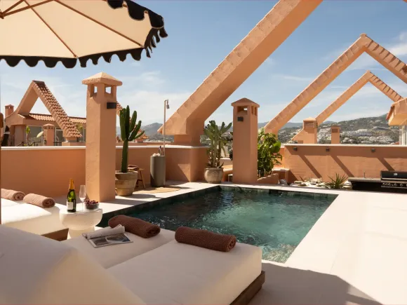 Magna 146 - Fully renovated penthouse with private pool