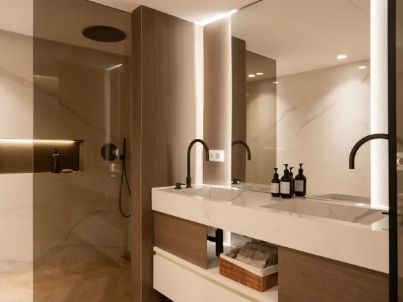 Magna 146 - Fully renovated penthouse with private pool