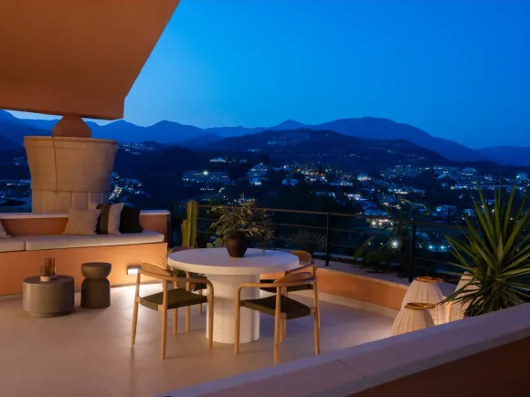 Magna 146 - Fully renovated penthouse with private pool