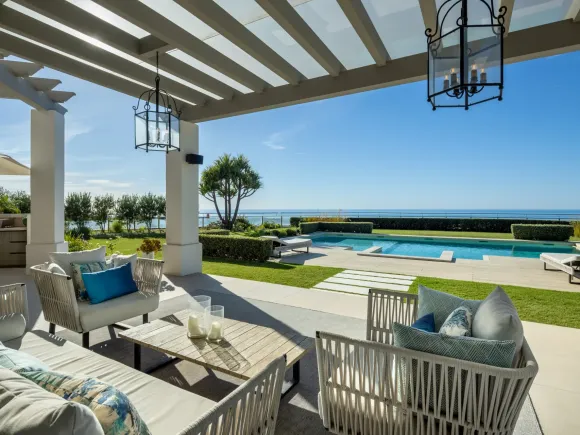 Villa Aguila – Modern Comfort with Andalusian Charm in La Quinta