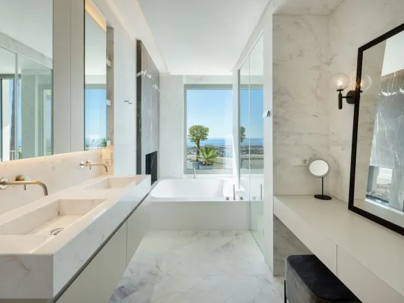 Villa Aguila – Modern Comfort with Andalusian Charm in La Quinta