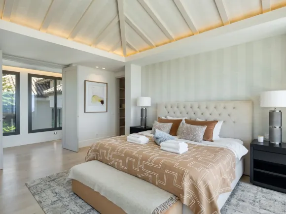 Villa Aguila – Modern Comfort with Andalusian Charm in La Quinta