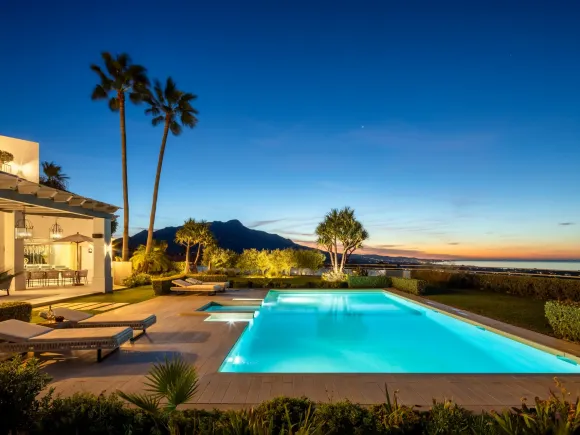 Villa Aguila – Modern Comfort with Andalusian Charm in La Quinta
