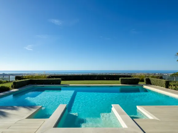 Villa Aguila – Modern Comfort with Andalusian Charm in La Quinta