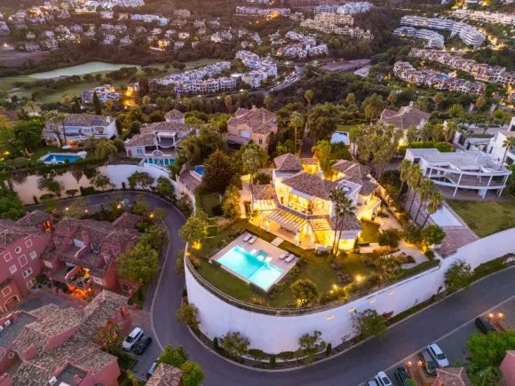 Villa Aguila – Modern Comfort with Andalusian Charm in La Quinta