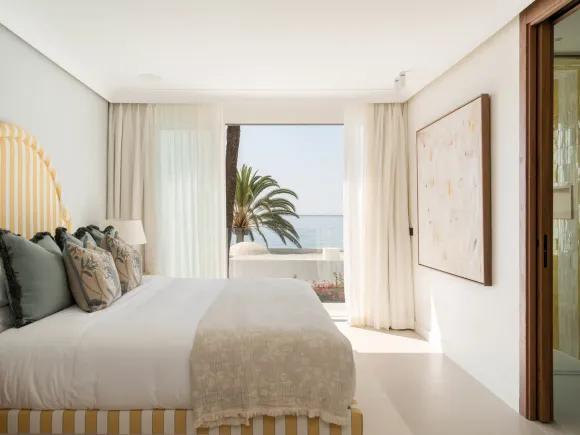 Beachfront semi-detached house on the Golden Mile