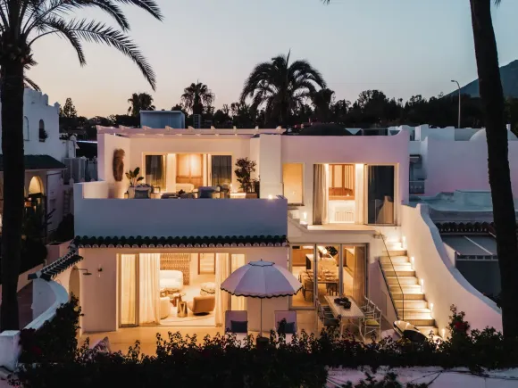 Beachfront semi-detached house on the Golden Mile