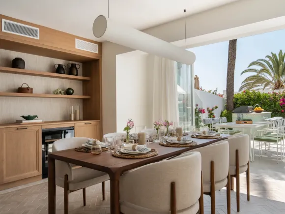 Beachfront semi-detached house on the Golden Mile