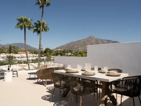 Los Dragos 28 - Duplex Penthouse in Marbella's Golf Valley