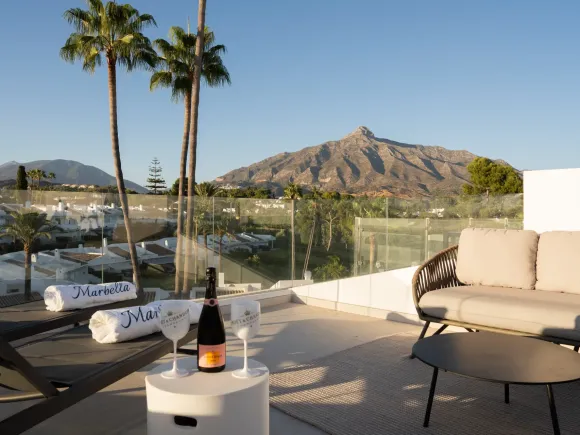 Los Dragos 28 - Duplex Penthouse in Marbella's Golf Valley