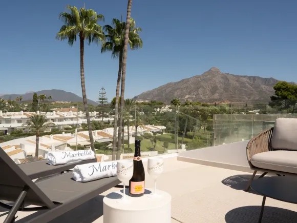 Los Dragos 28 - Duplex Penthouse in Marbella's Golf Valley