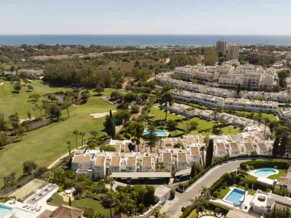 Los Dragos 28 - Duplex Penthouse in Marbella's Golf Valley