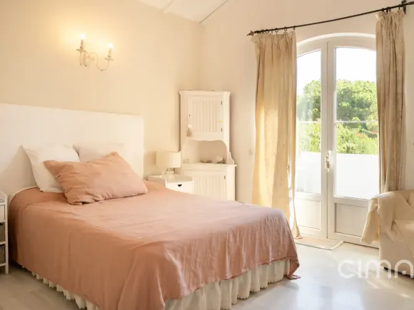 Frontline golf townhouse in Guadalmina Alta