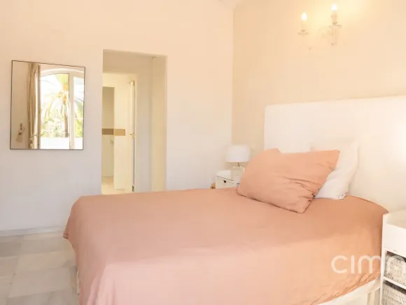 Frontline golf townhouse in Guadalmina Alta