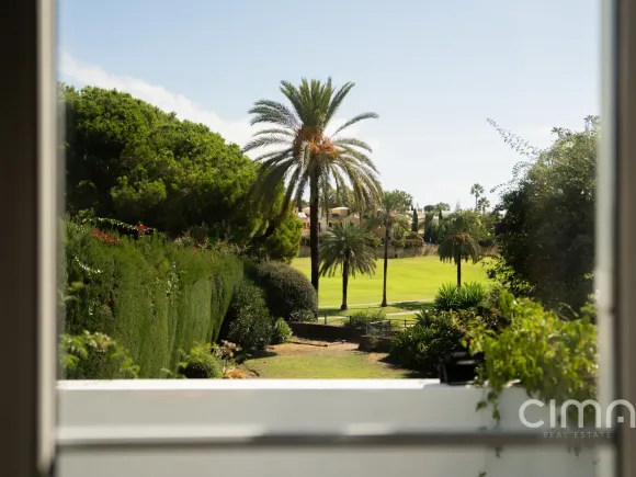 Frontline golf townhouse in Guadalmina Alta