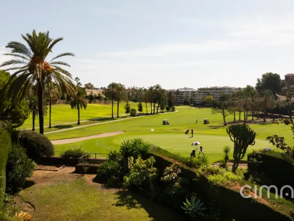 Frontline golf townhouse in Guadalmina Alta