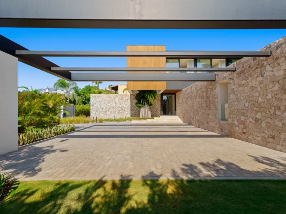 Casa Piemonte - Modern villa in the Heart of the Golf Valley