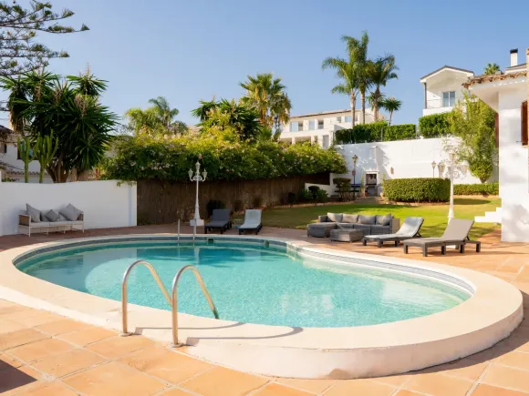 Charming family villa with panoramic sea views in Seghers, Estepona