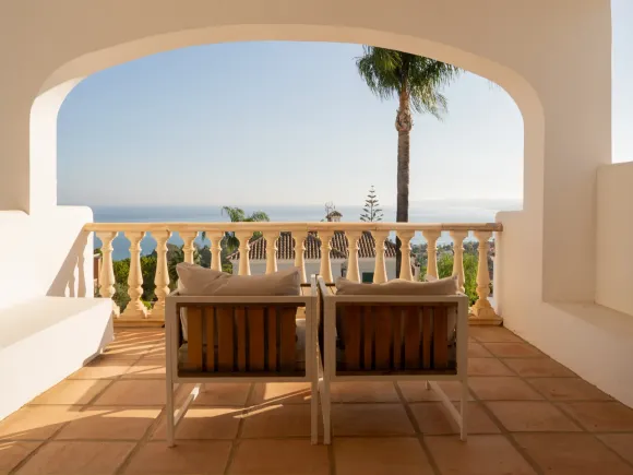 Charming family villa with panoramic sea views in Seghers, Estepona