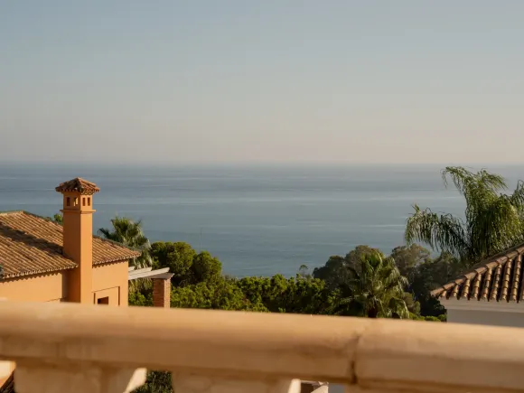 Charming family villa with panoramic sea views in Seghers, Estepona