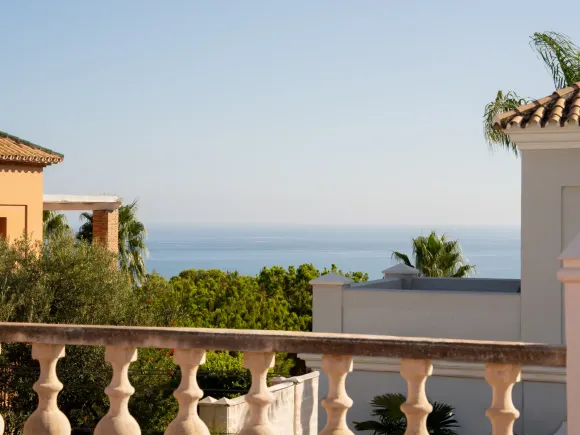 Charming family villa with panoramic sea views in Seghers, Estepona