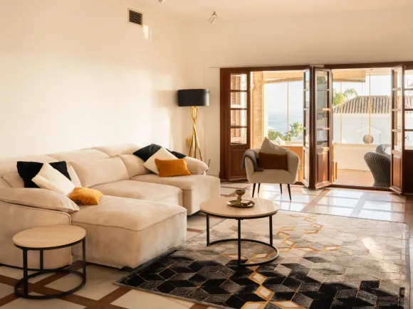 Charming family villa with panoramic sea views in Seghers, Estepona