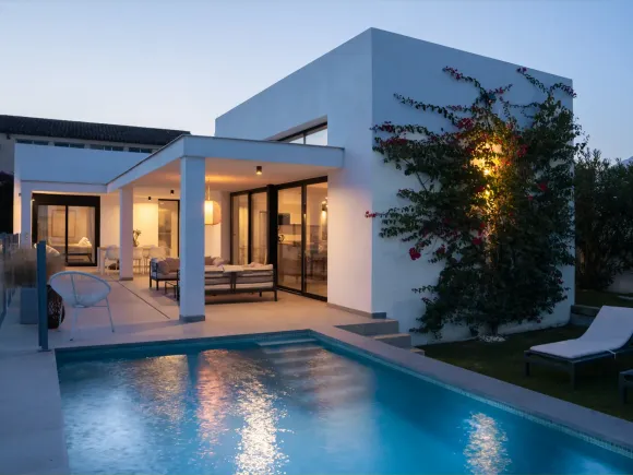 Contemporary 3-bedroom villa in Valle Romano