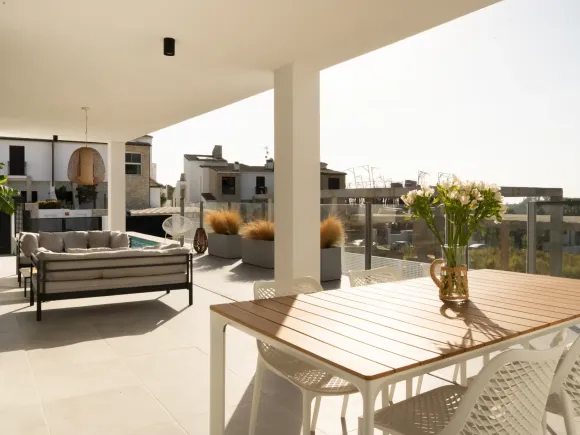 Contemporary 3-bedroom villa in Valle Romano