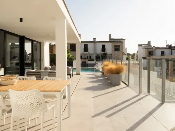 Contemporary 3-bedroom villa in Valle Romano