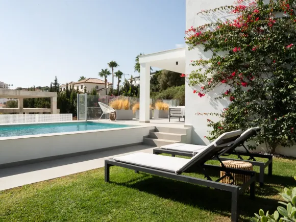 Contemporary 3-bedroom villa in Valle Romano
