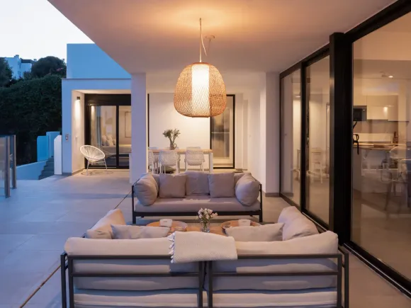 Contemporary 3-bedroom villa in Valle Romano