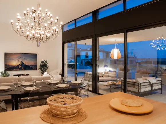 Contemporary 3-bedroom villa in Valle Romano