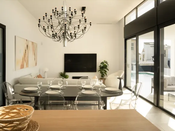 Contemporary 3-bedroom villa in Valle Romano