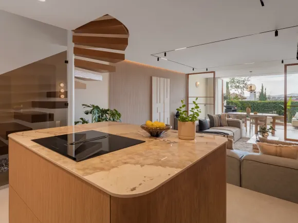 Casa Tulu – Elegant West-Facing Townhouse in Aloha, Marbella