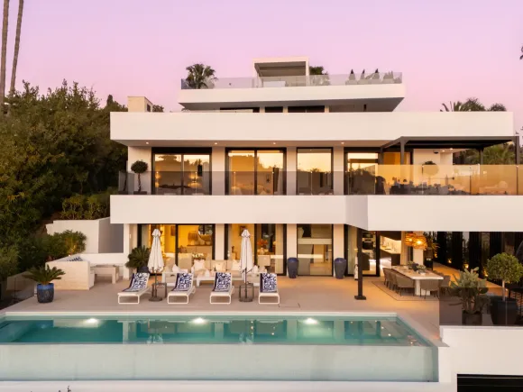 Contemporary Villa in the Golf Valley, Nueva Andalucía