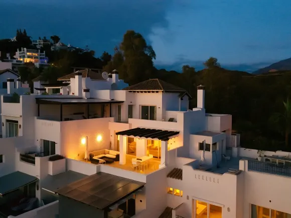 Duplex Penthouse in Las Tortugas de Aloha, Nueva Andalucía