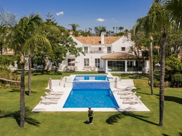 Private golfside villa with cirect access to Los Naranjos Golf