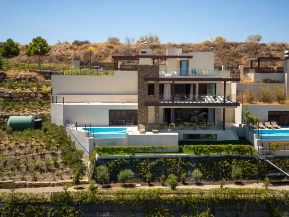 Contemporary Villa with Panoramic Views in Be Lagom, Benahavís