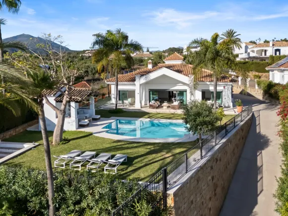 Villa La Perla – Villa in Haza del Conde, Nueva Andalucía