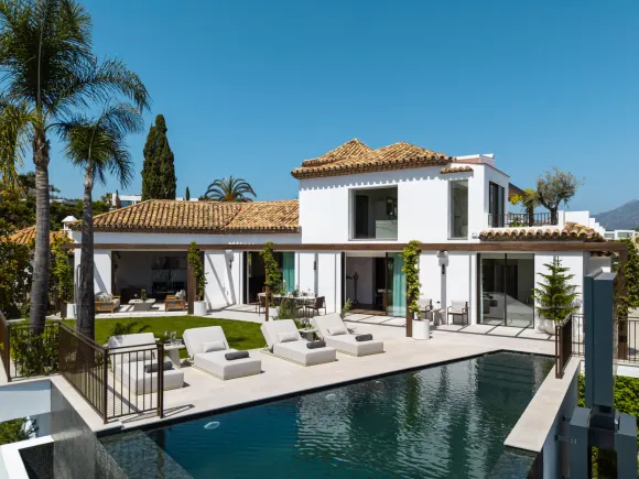 Villa Kumo - Elegant Villa with Panoramic Sea Views in El Herrojo, La Quinta