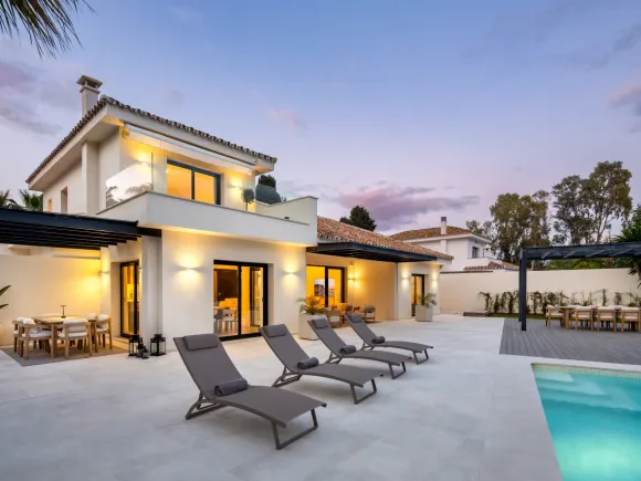 Contemporary Beachside Villa in Cortijo Blanco