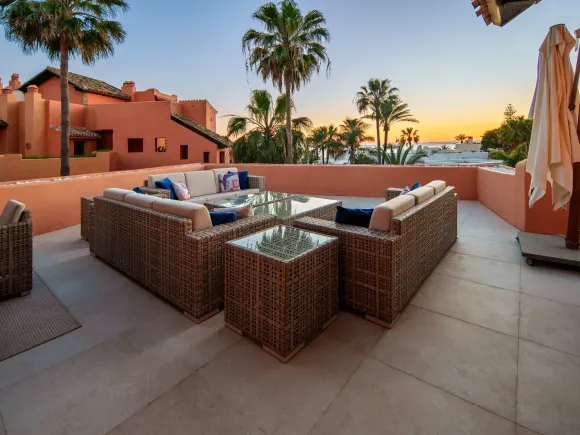 Beachfront Duplex Penthouse with Sea Views in Marbella East