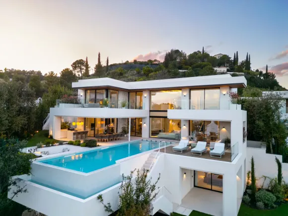 La Quinta 19 – Contemporary Luxury Villa with Panoramic Sea Views in Benahavís