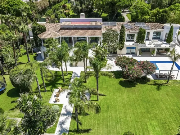Villa Magnolia – Luxury Contemporary Villa in Guadalmina Baja