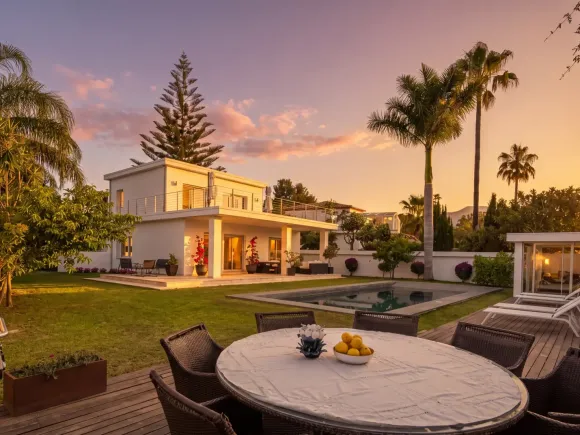 Villa Darya – Contemporary Family Villa in Nueva Andalucía