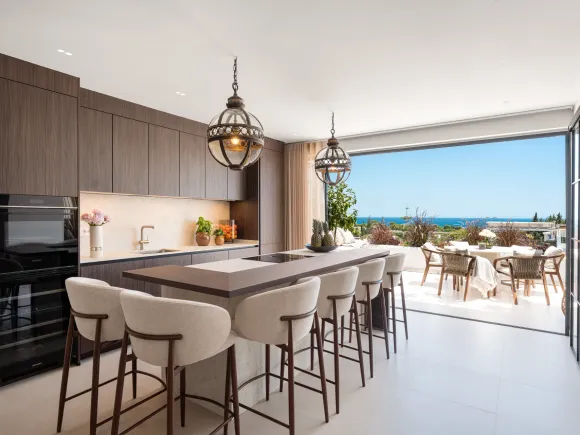 Casa Destiny – Renovated Apartment with Panoramic Sea Views on Marbella's Golden Mile
