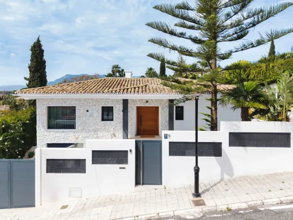 Villa Sama – Modern Single-Level Villa with Panoramic Sea Views