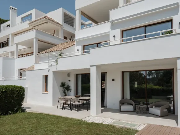 Alcores del Golf – Renovated Garden Duplex in Nueva Andalucía