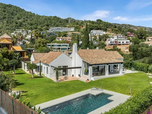 Camojan 54 – Renovated Mediterranean Villa in Cascada de Camoján